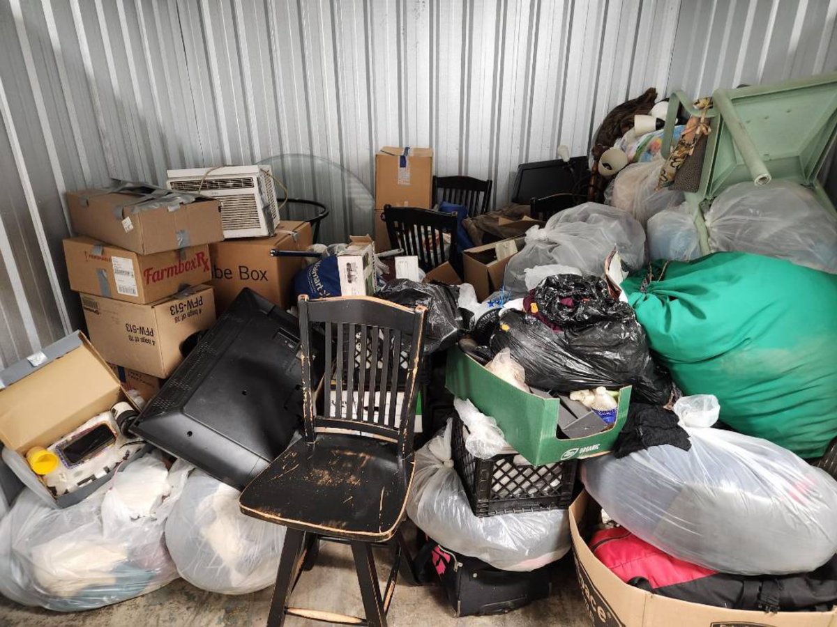 10 x 10 storage unit in Chicago, IL