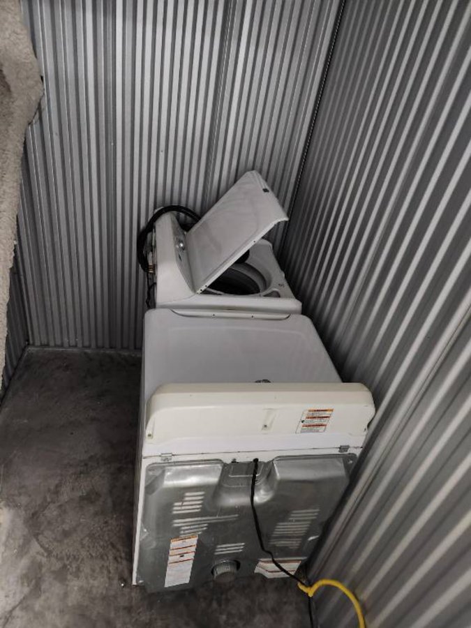 5 x 10 storage unit in Chicago, IL