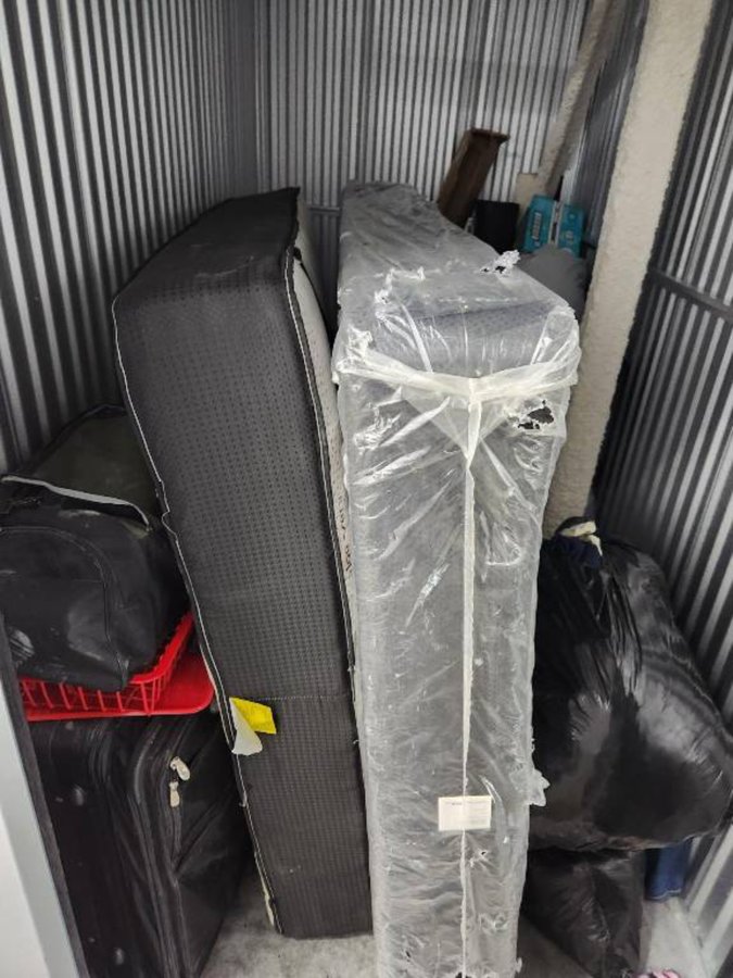 5 x 10 storage unit in Chicago, IL