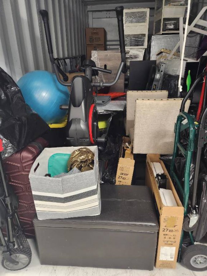 8 x 17 storage unit in Pearland, TX