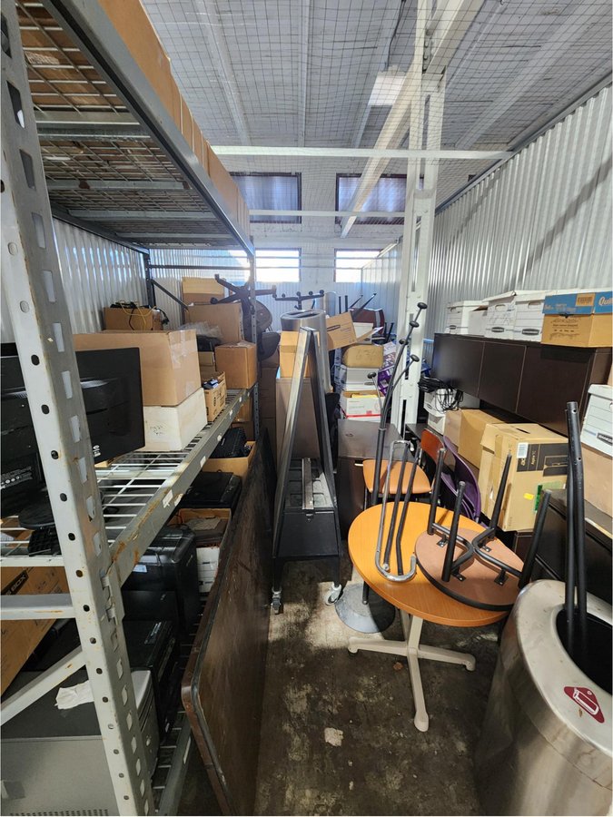 10 x 30 storage unit in Maplewood, MO