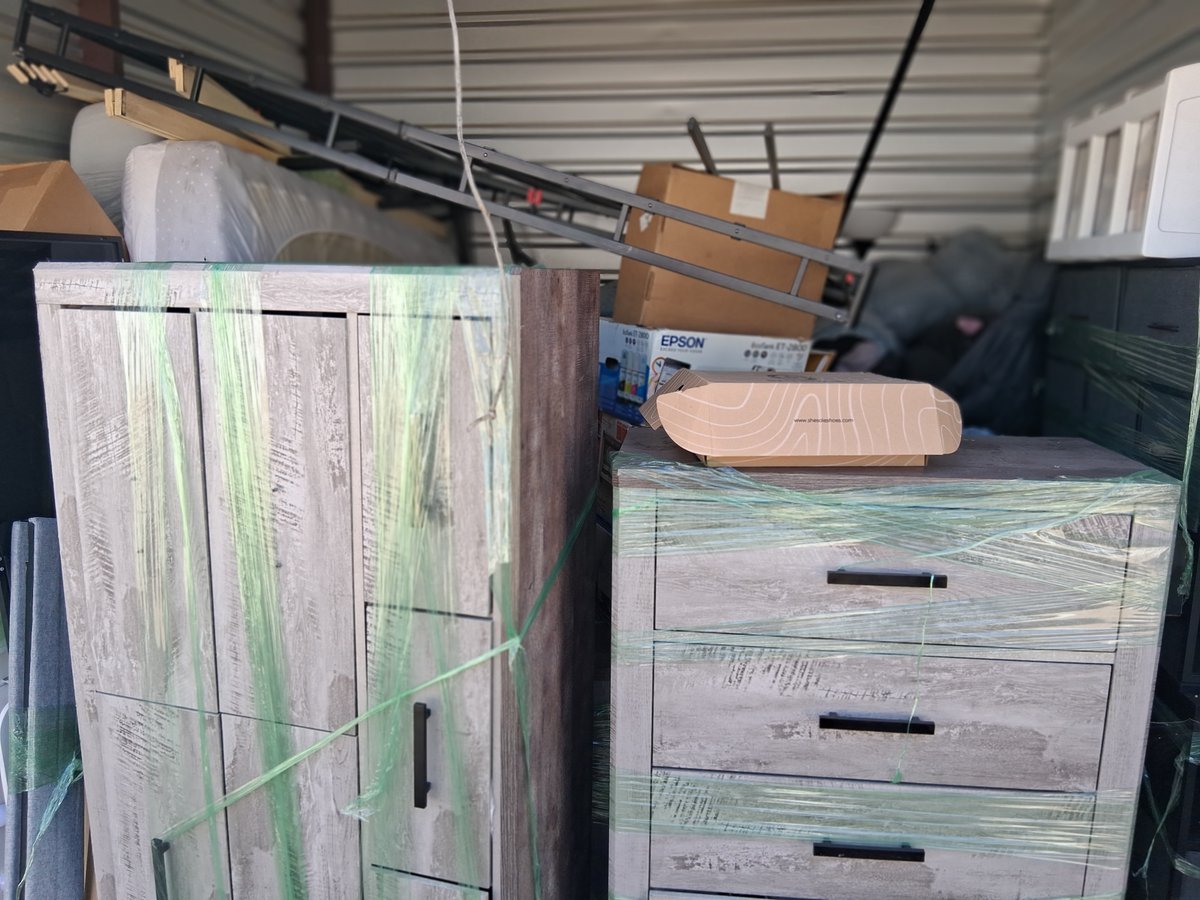 10 x 10 storage unit in Lancaster, TX