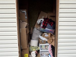 5 x 10 storage unit in Warren, OH