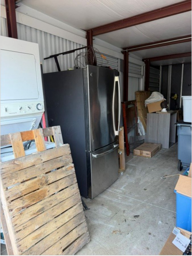 10 x 25 storage unit in Fraser, MI