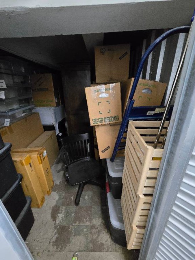 10 x 22 storage unit in Washington, DC