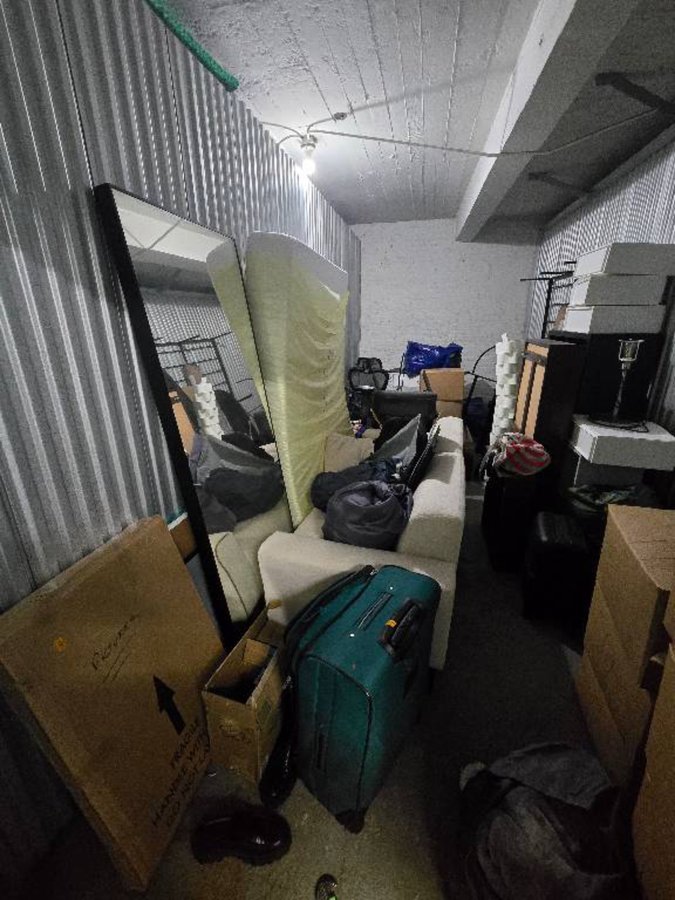 8 x 17 storage unit in Washington, DC