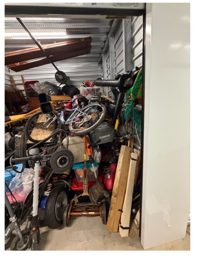 10 x 10 storage unit in Silverdale, WA