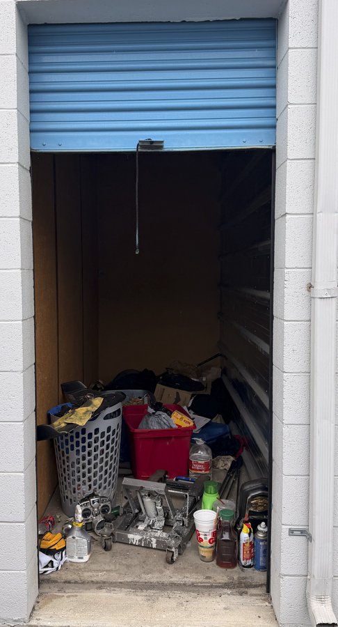 5 x 10 storage unit in Huntington Beach, CA