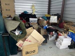10 x 10 storage unit in Sherman, TX