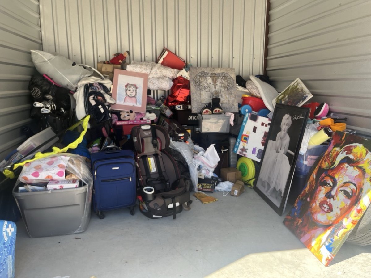 10 x 10 storage unit in Sherman, TX