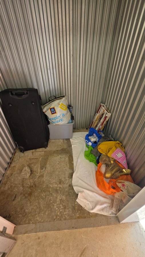 5 x 5 storage unit in Ft Lauderdale, FL