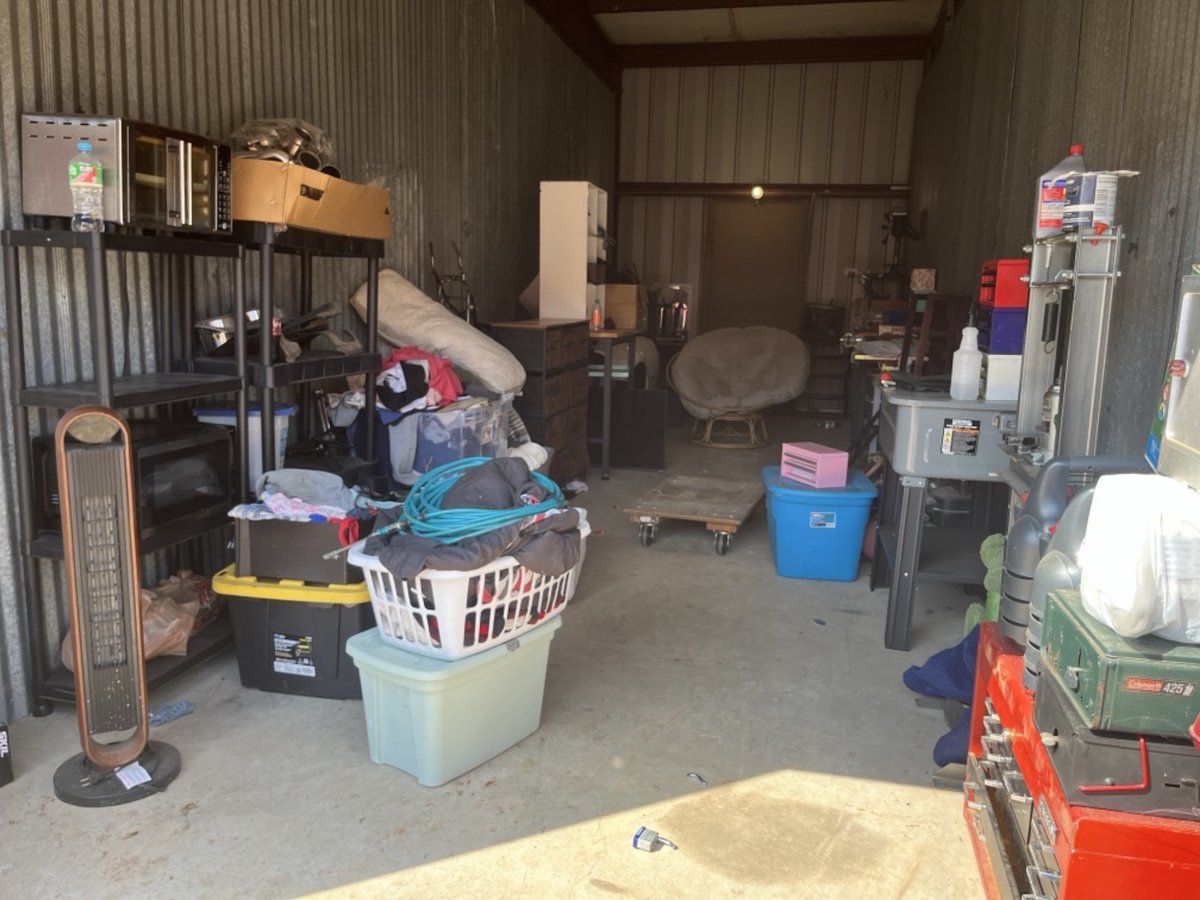 10 x 30 storage unit in Shreveport, LA