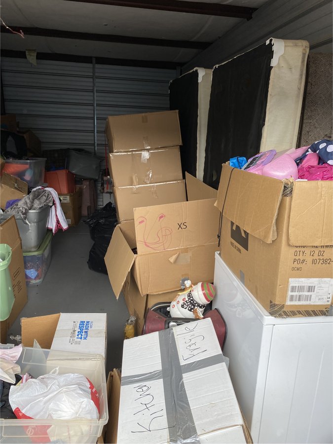 10 x 10 storage unit in Mcdonough, GA