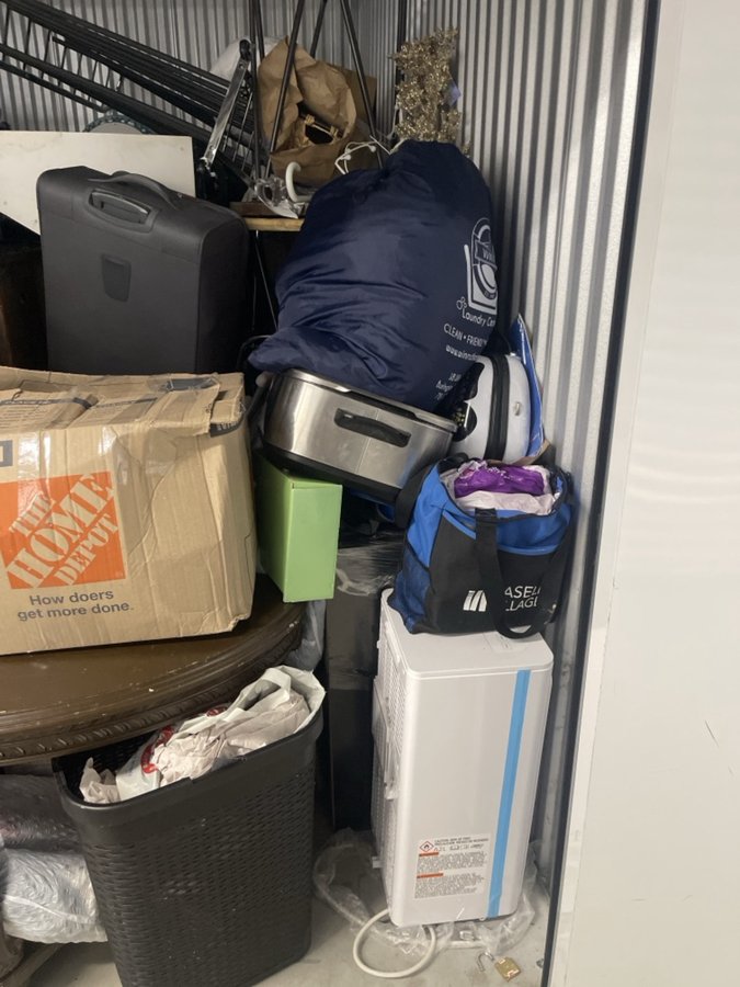 10 x 10 storage unit in Waltham, MA
