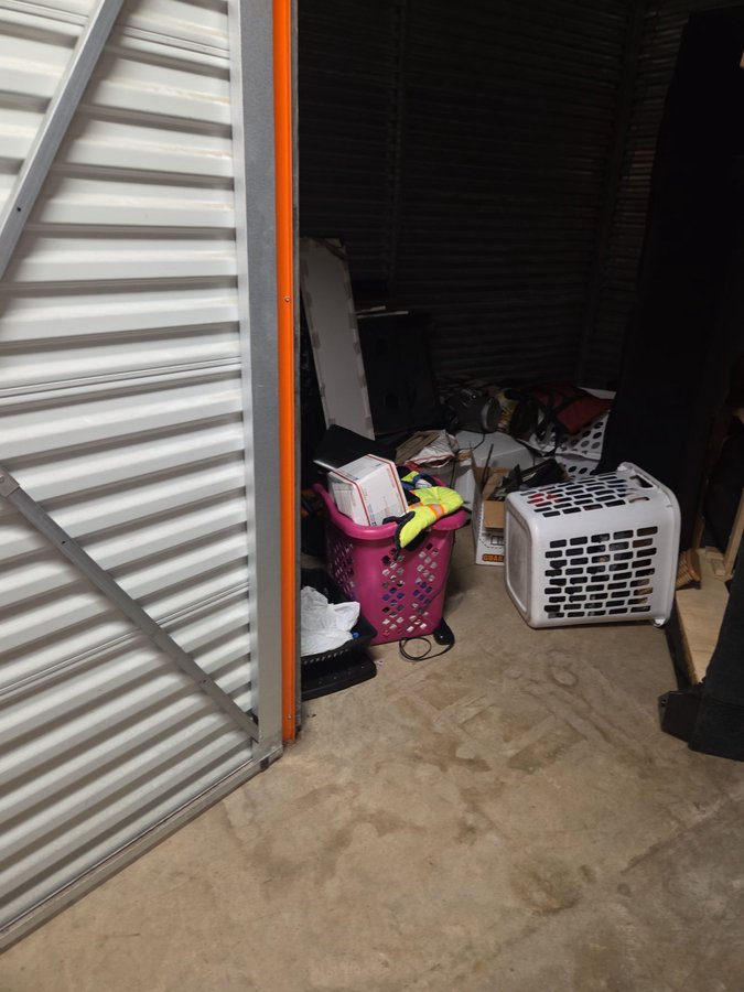 10 x 10 storage unit in Arlington, TX