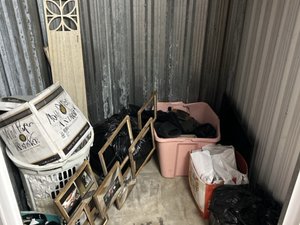 5 x 5 storage unit in Grand Prairie, TX