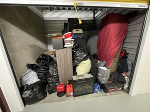 10 x 10 storage unit in North Haven, CT