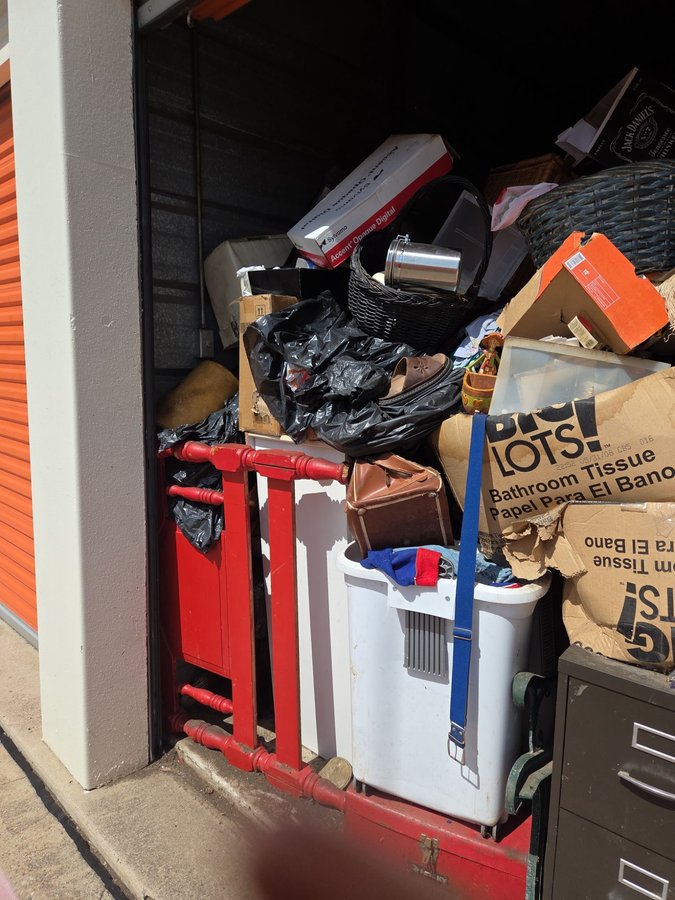 10 x 20 storage unit in Arlington, TX