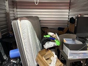 10 x 10 storage unit in Arlington, TX