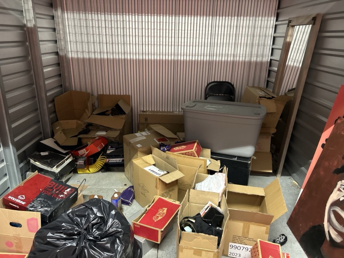 10 x 10 storage unit in Arlington, TX
