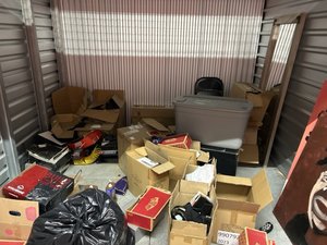 10 x 10 storage unit in Arlington, TX