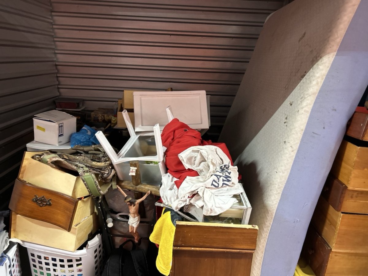 10 x 10 storage unit in Arlington, TX