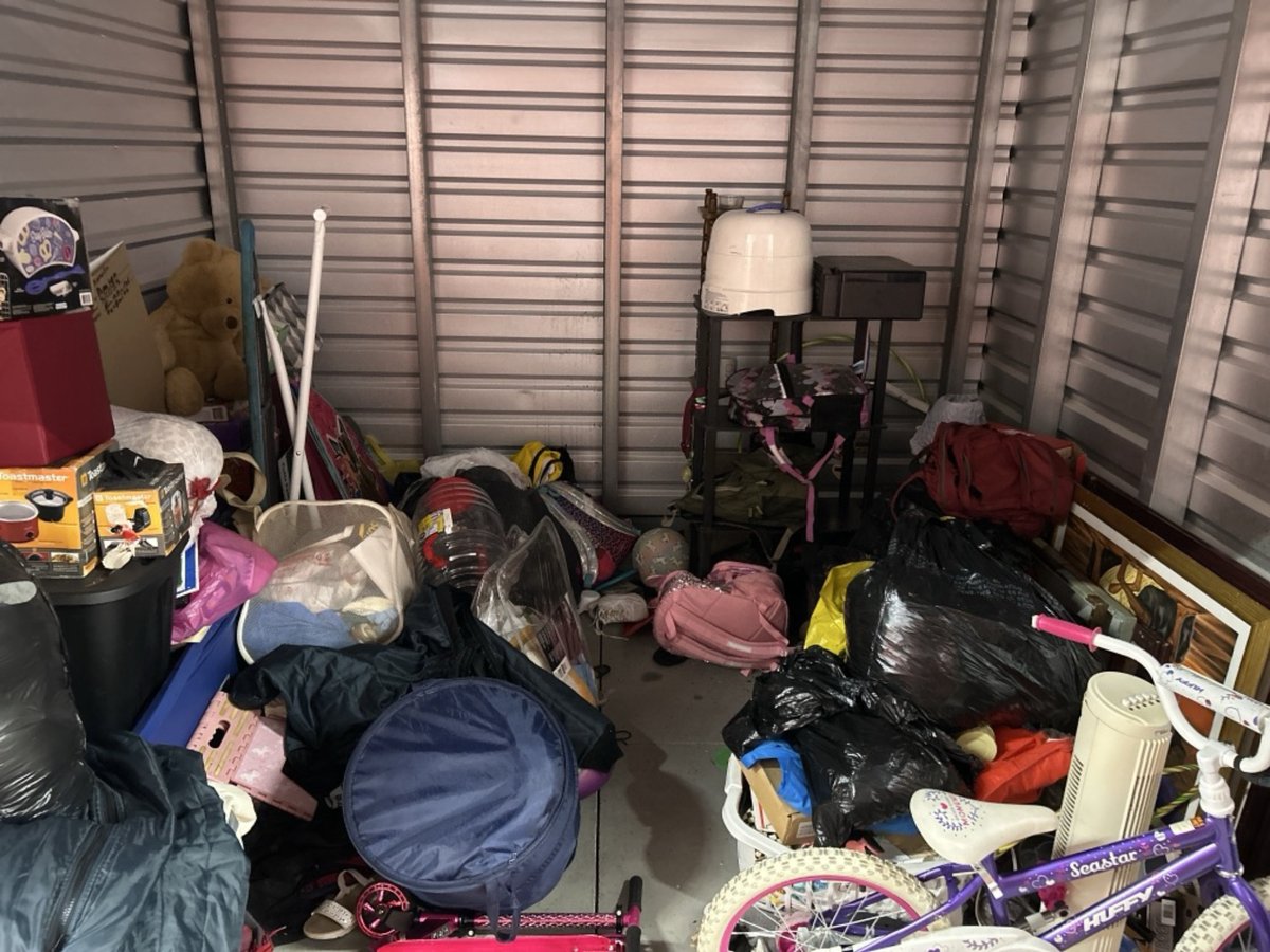 10 x 10 storage unit in Arlington, TX