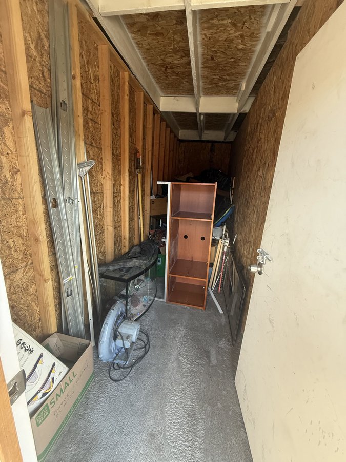20 x 5 storage unit in San Bernardino, CA