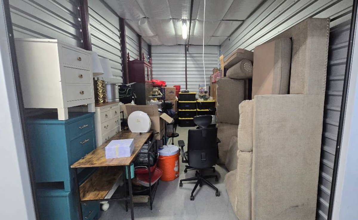 10 x 20 storage unit in Lewisville, TX