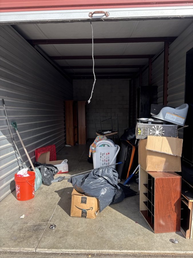 10 x 30 storage unit in Lansing, IL