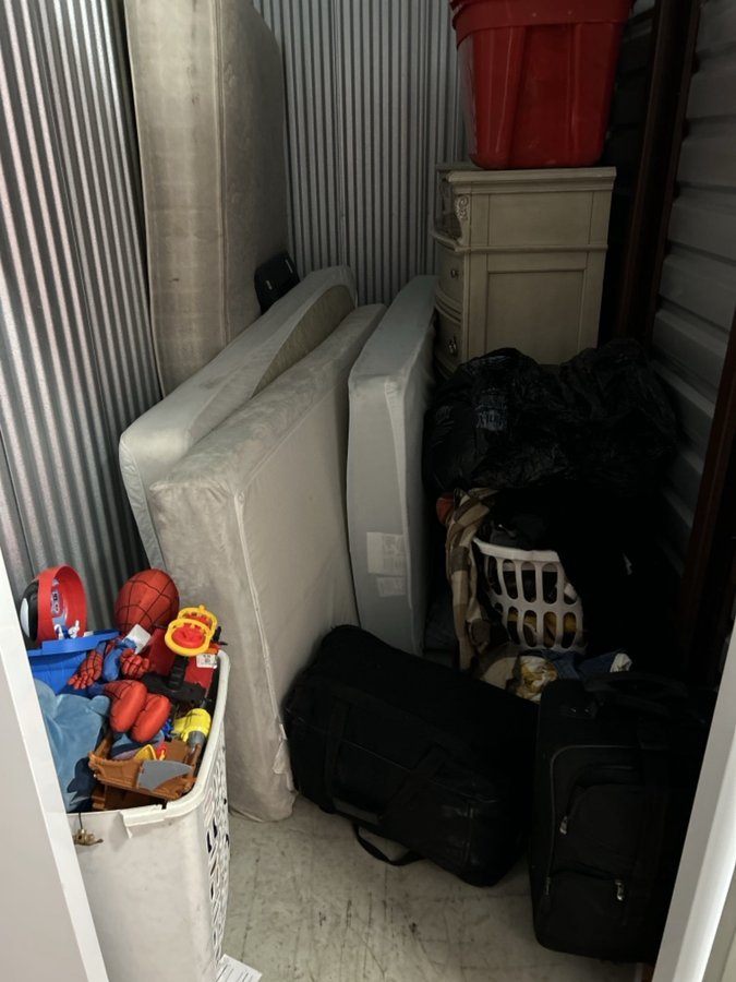 5 x 10 storage unit in Arlington, TX