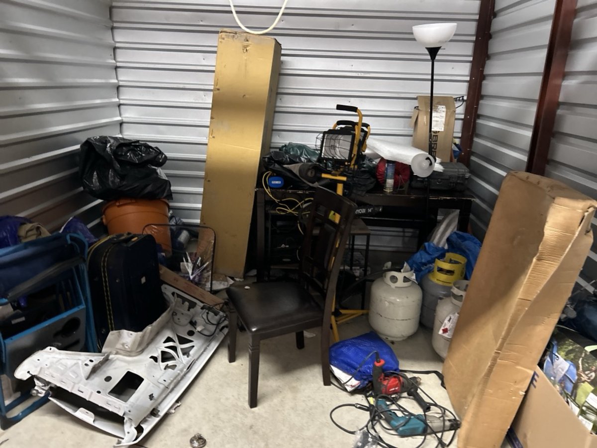 10 x 10 storage unit in Arlington, TX