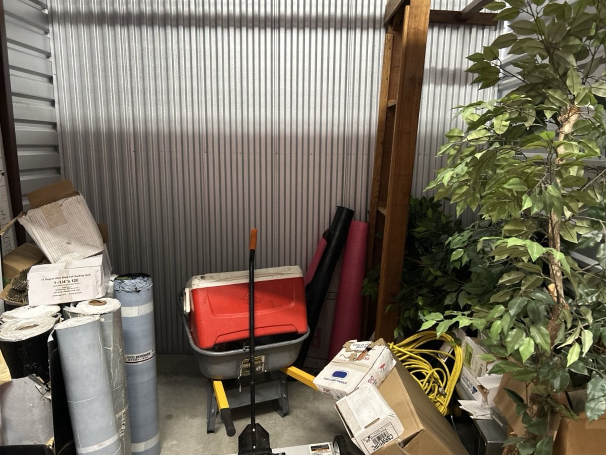 10 x 5 storage unit in Arlington, TX