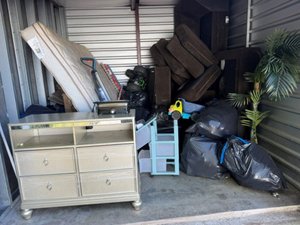 10 x 10 storage unit in Fraser, MI