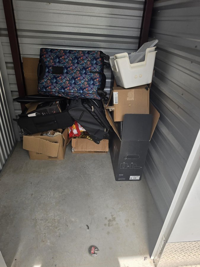 5 x 5 storage unit in Brooklyn, NY