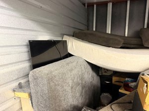 10 x 10 storage unit in Fraser, MI