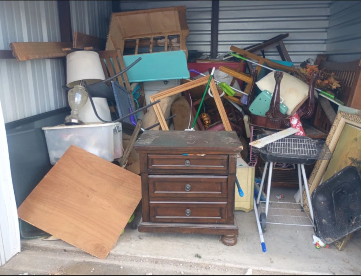 10 x 10 storage unit in Palmer, TX