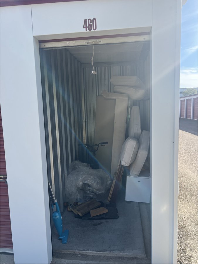 5 x 10 storage unit in Wyoming, MI