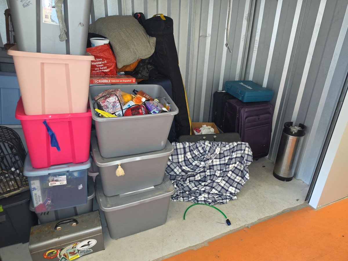 10 x 5 storage unit in Glenmont, NY
