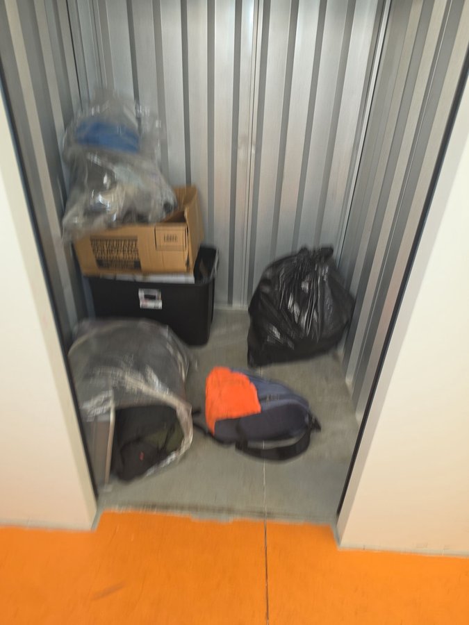5 x 5 storage unit in Glenmont, NY