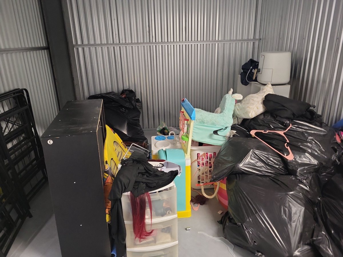 10 x 10 storage unit in Orlando, FL