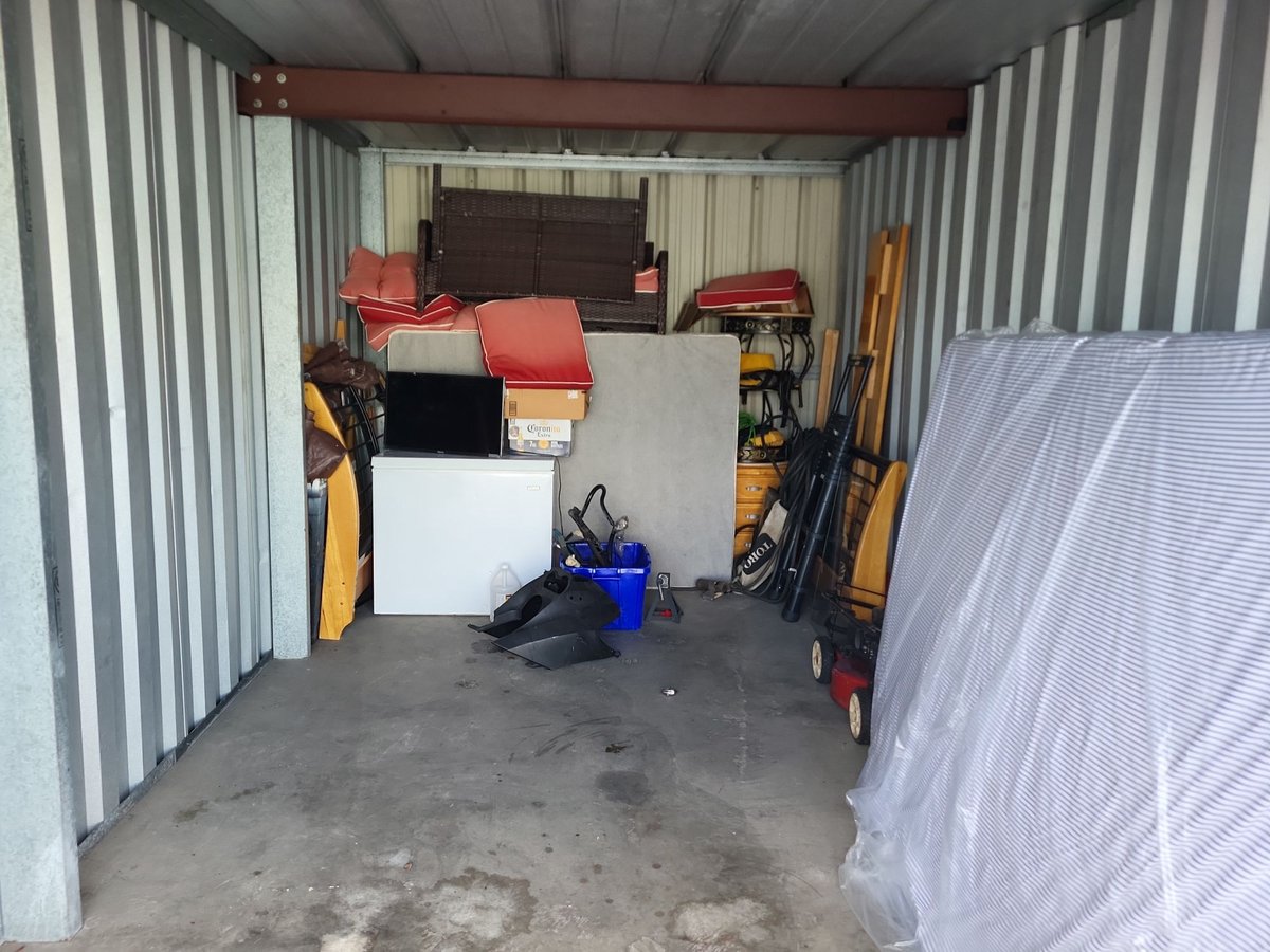 10 x 20 storage unit in Minneola, FL