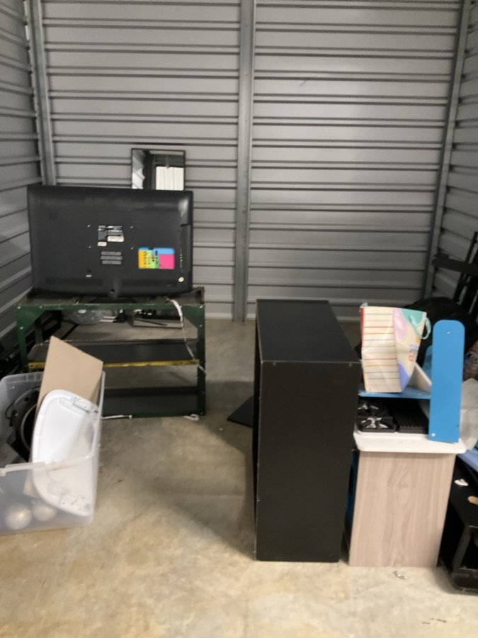 10 x 10 storage unit in Huntsville, AL