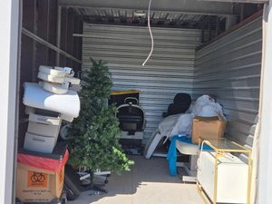 10 x 20 storage unit in Bradenton, FL