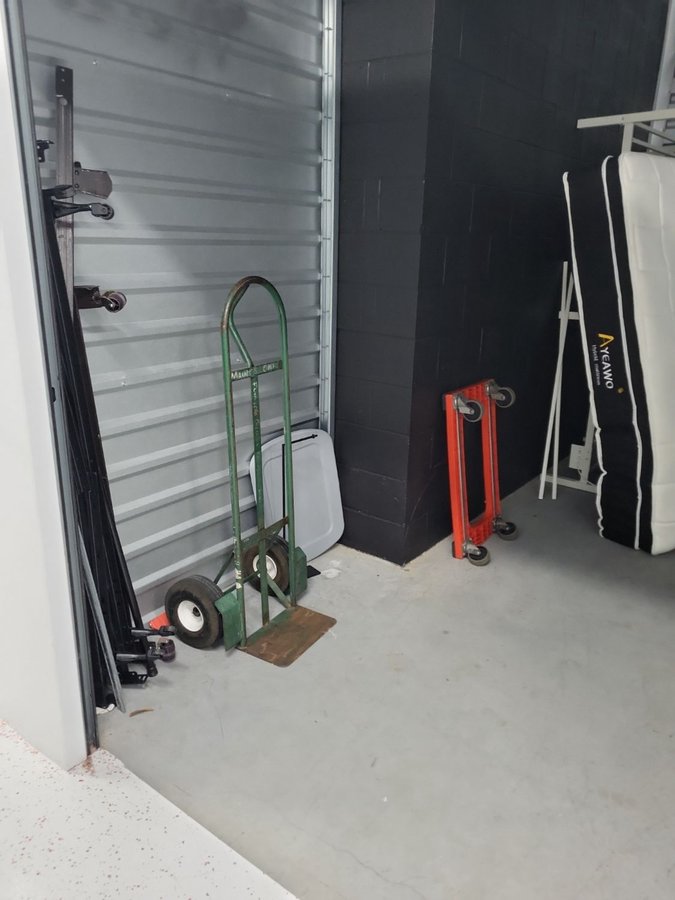 10 x 13 storage unit in Davenport, FL