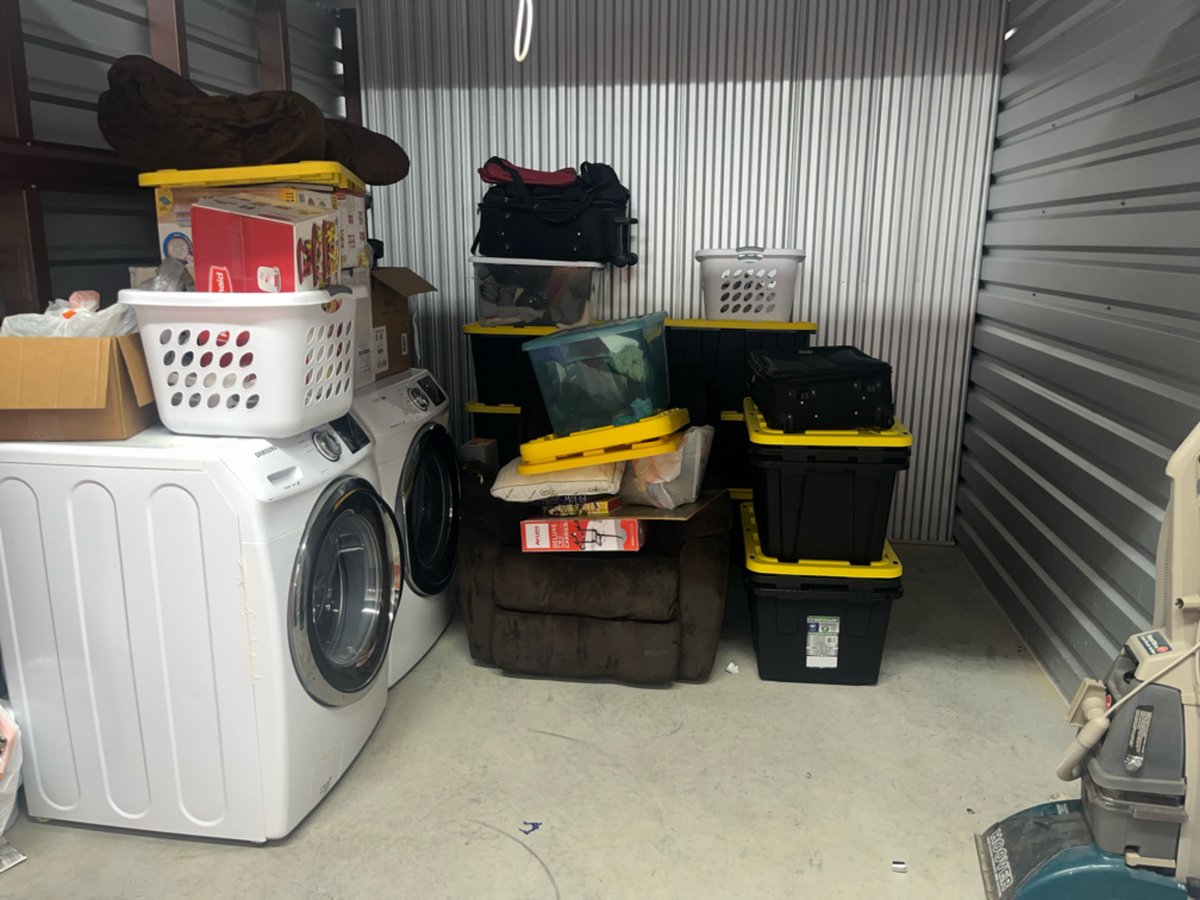 10 x 10 storage unit in Frisco, TX