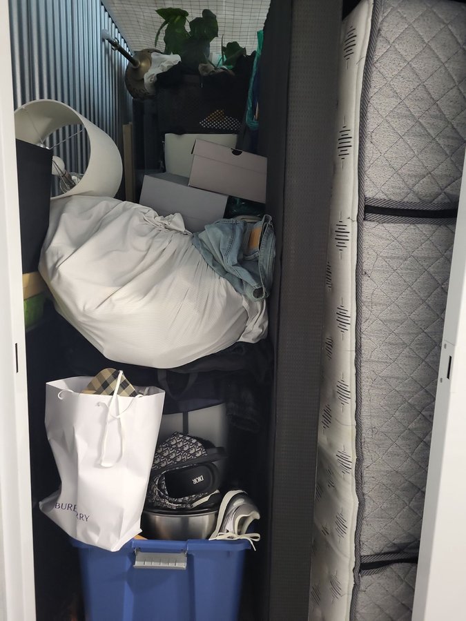 5 x 10 storage unit in Orlando, FL