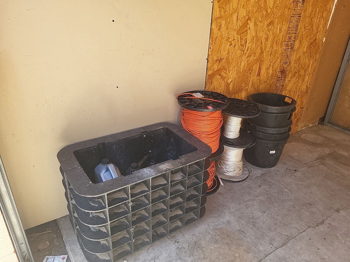 10 x 10 storage unit in Orlando, FL