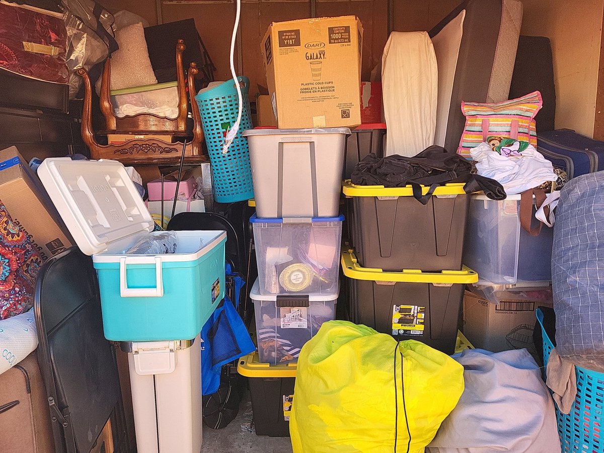 10 x 10 storage unit in Orlando, FL