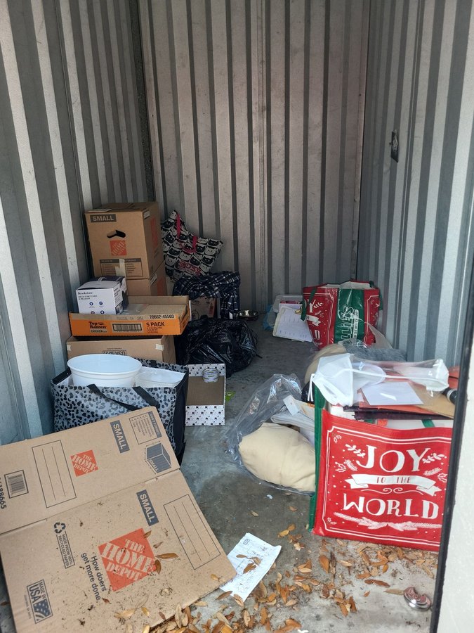 5 x 10 storage unit in Orlando, FL